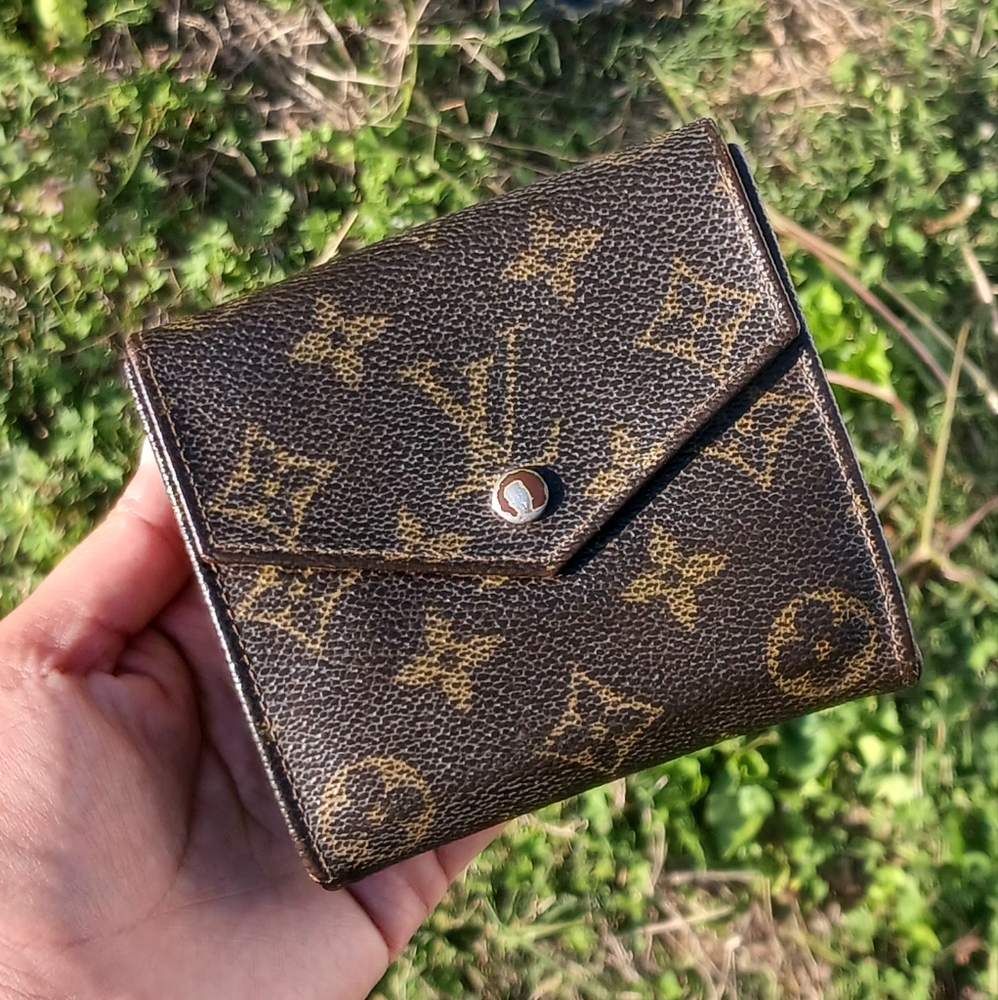 Louis Vuitton Vintage Elise Wallet